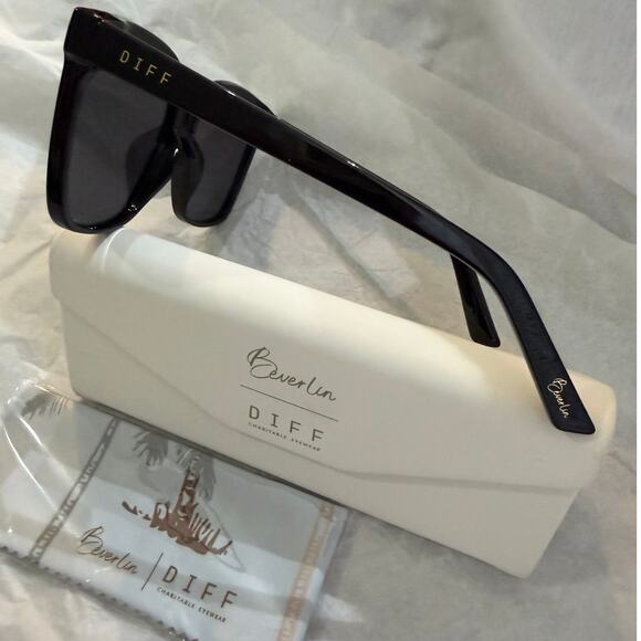 DIFF Beverlin Zepplin Oversized Black Grey Polarized Sunglasses & Case main image 10